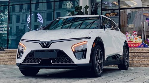 Vinfast VF7 Màu Trắng Hợp Phong Thuỷ Với Người mệnh Kim