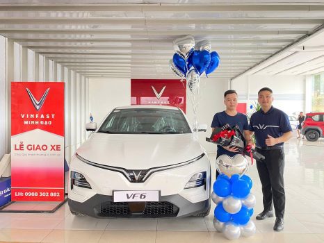 Vinfast Thái Nguyên bàn giao xe Vinfast VF6 cho khách hàng