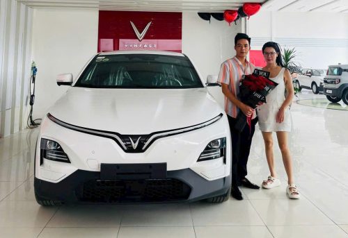 Bàn Giao Vinfast Vf6 đến tay khách hàng